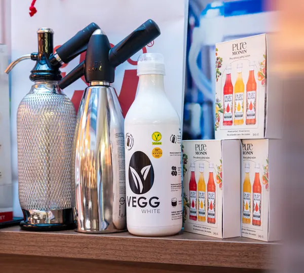 Výrobky iSi, VEGG White a Pure by MONIN ve společné expozici